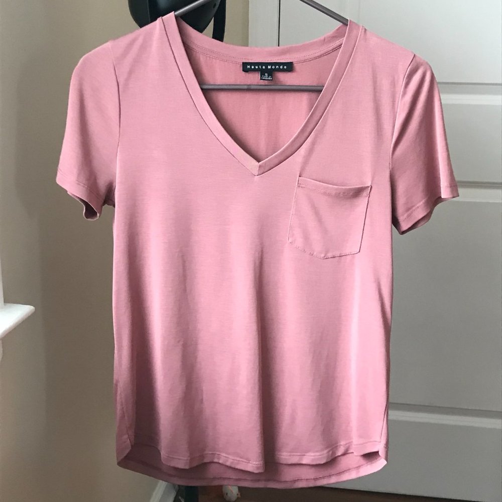 *CHANGING PLATFORM* Classic Short Sleeve V-Neck T-Shirt Soft Small